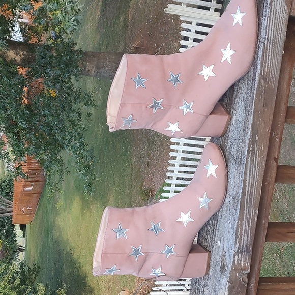 Star Tan Boots - Picture 5 of 12